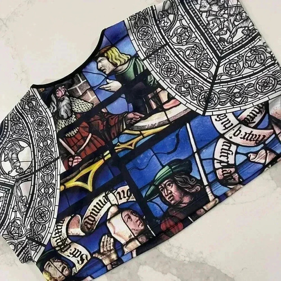 Love Culture Cathedral Stained Glass Short Sleeve Crop Top Shirt Women’s Large - Picture 6 of 7